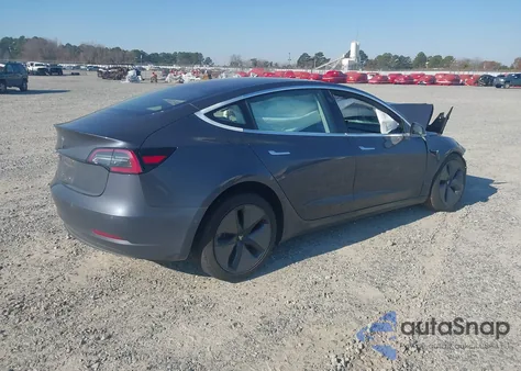 2018 Tesla Model 3 Long Range/Mid Range из США, поврежденный, VIN 5YJ3E1EA6JF031505